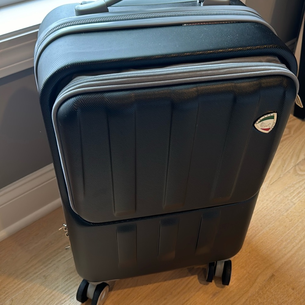 Mia Tori Italia Carry On